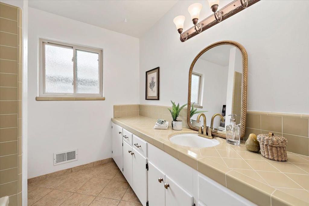 Image 16 of property listing at 216 Montclair Road, Los Gatos, CA 95032