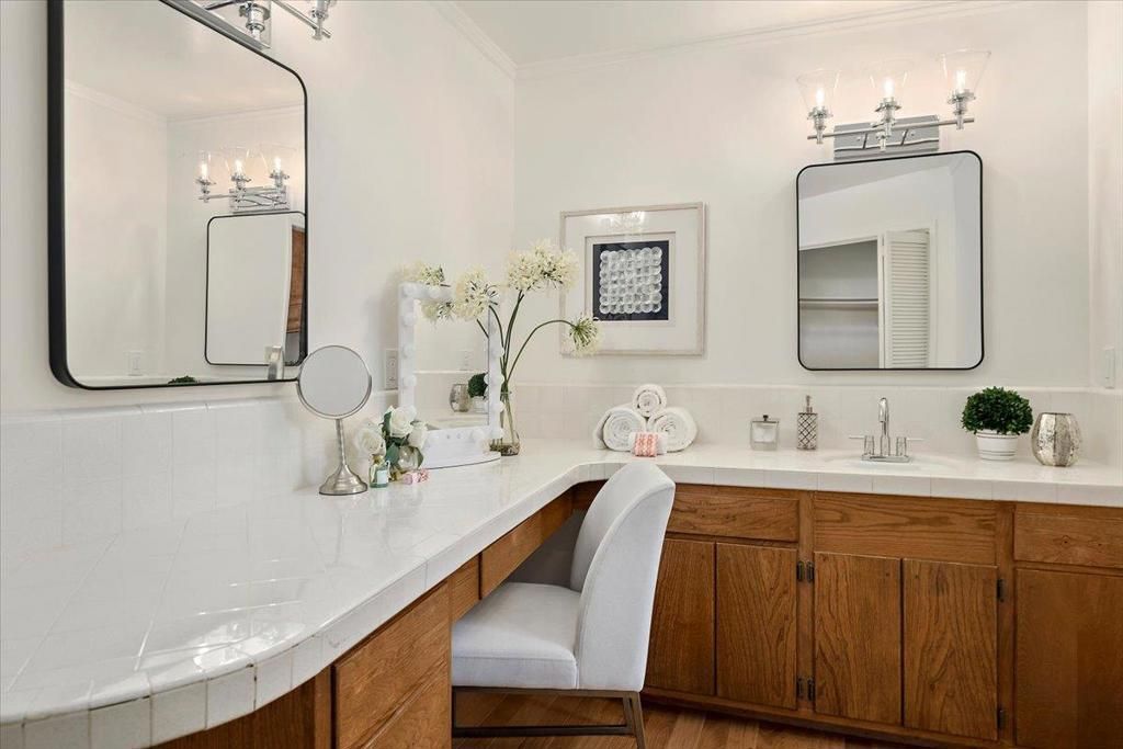 Image 23 of property listing at 216 Montclair Road, Los Gatos, CA 95032