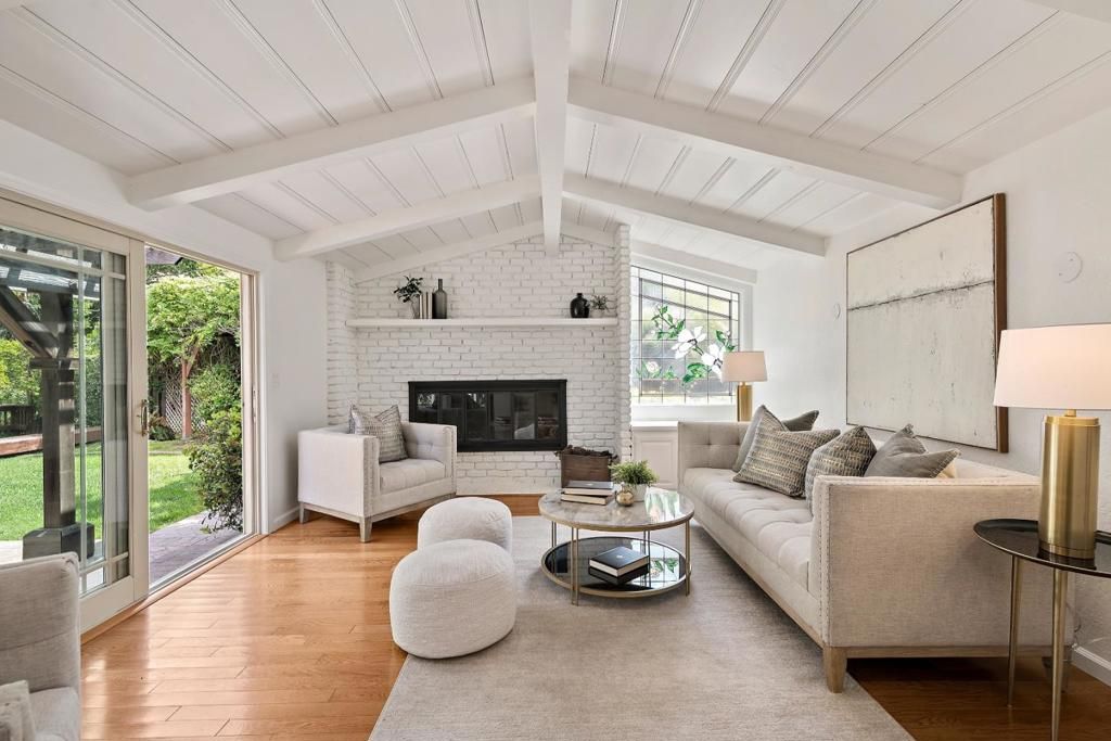 Image 5 of property listing at 216 Montclair Road, Los Gatos, CA 95032