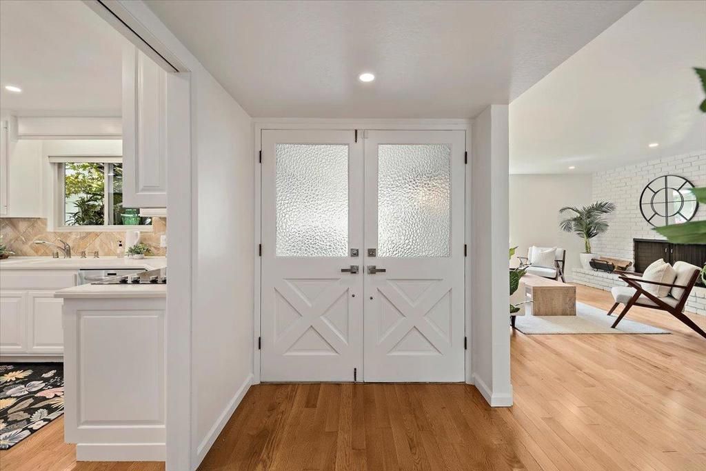 Image 6 of property listing at 216 Montclair Road, Los Gatos, CA 95032