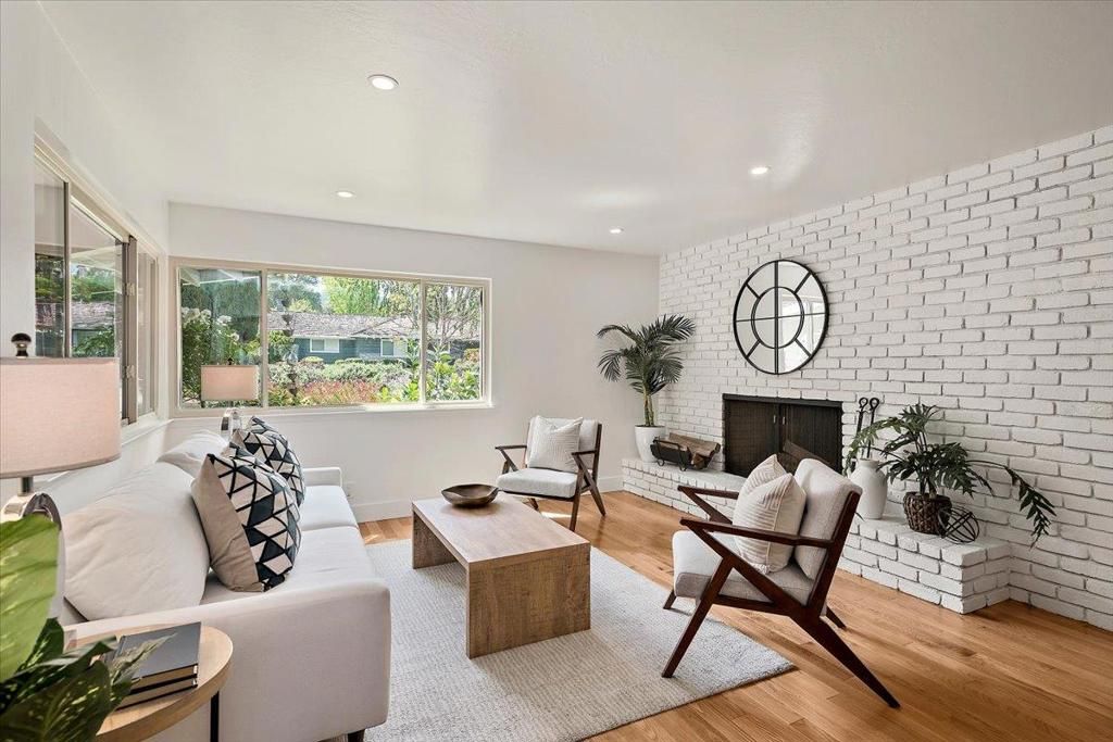 Image 7 of property listing at 216 Montclair Road, Los Gatos, CA 95032