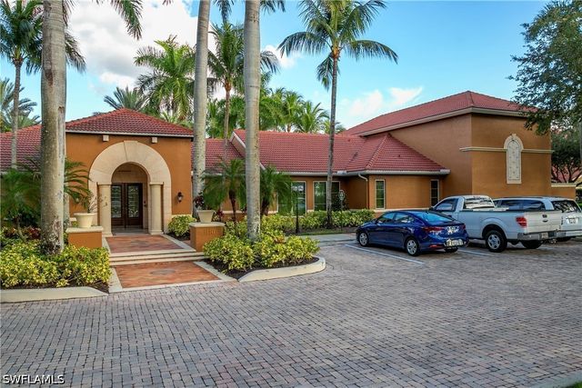 1105 Reserve CT 305, Naples, FL 34105