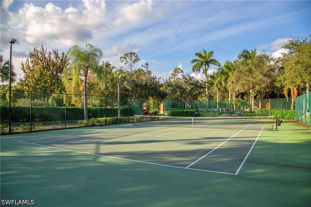 1105 Reserve CT 305, Naples, FL 34105