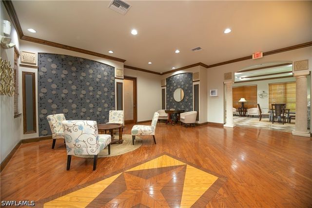 1105 Reserve CT 305, Naples, FL 34105