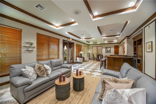 1105 Reserve CT 305, Naples, FL 34105