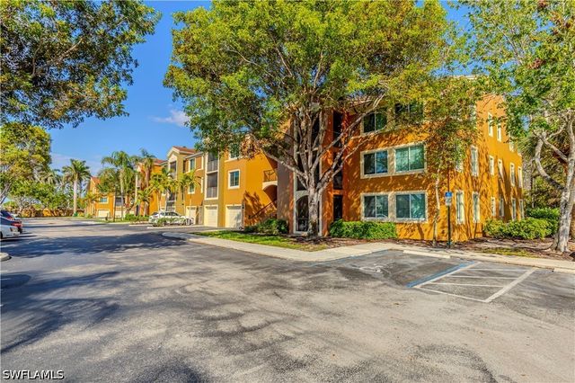1105 Reserve CT 305, Naples, FL 34105