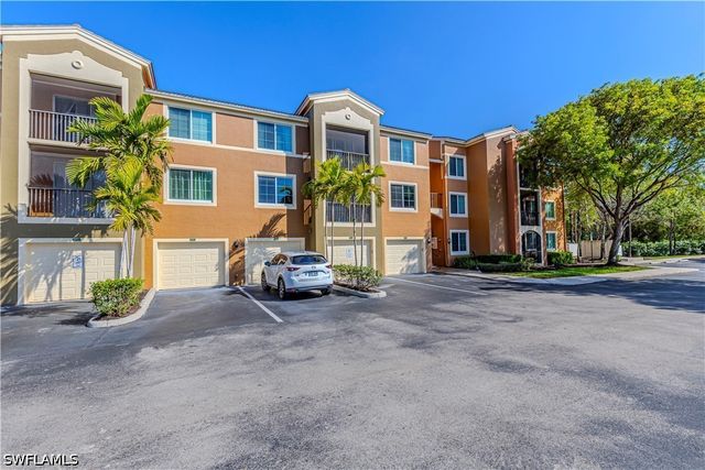 1105 Reserve CT 305, Naples, FL 34105
