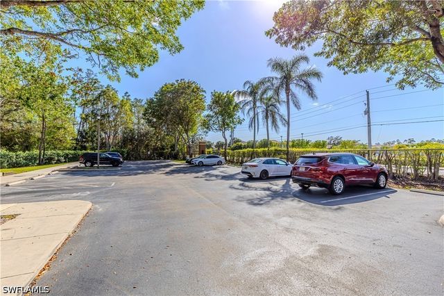 1105 Reserve CT 305, Naples, FL 34105
