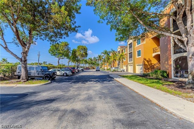 1105 Reserve CT 305, Naples, FL 34105