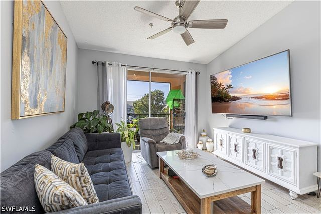 1105 Reserve CT 305, Naples, FL 34105