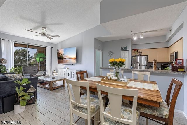 1105 Reserve CT 305, Naples, FL 34105