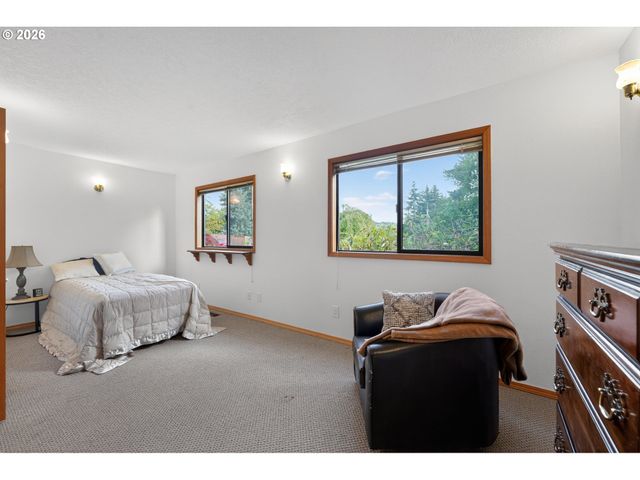 21900 Se LAGENE St, Damascus, OR 97089
