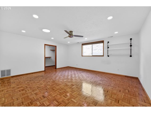 21900 Se LAGENE St, Damascus, OR 97089