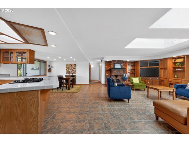 21900 Se LAGENE St, Damascus, OR 97089