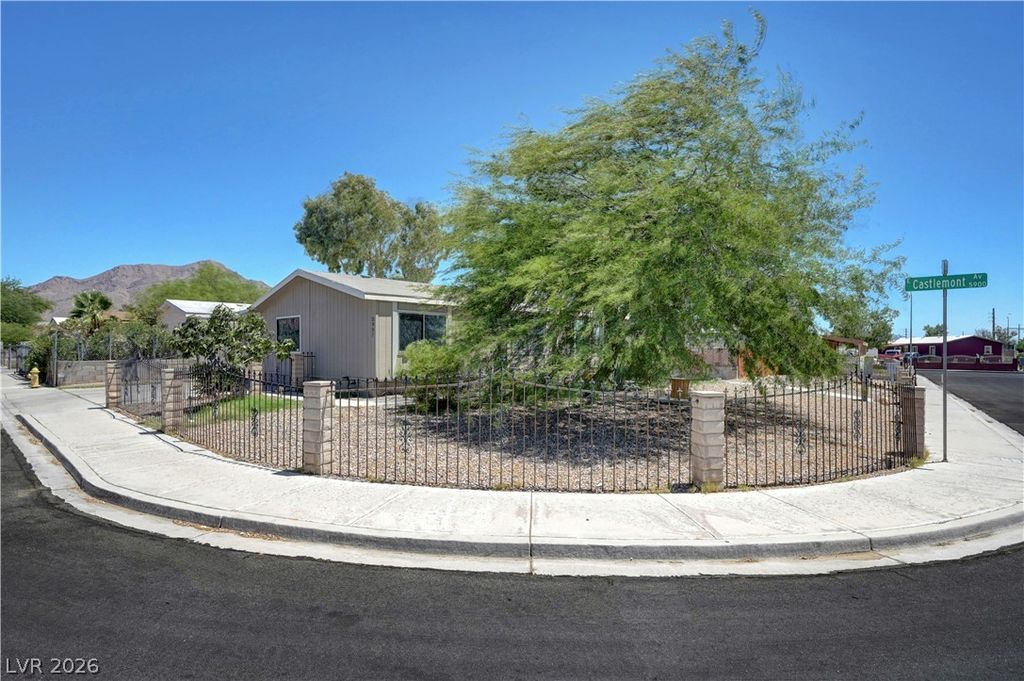 5997 Castlemont Avenue, Las Vegas, NV 89156 — photo 3