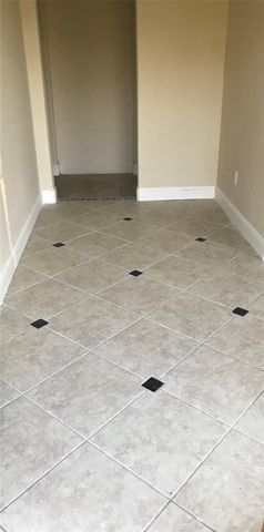 627 Baywood Street, La Porte, TX 77571