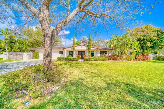 8245 SW 149th Dr, Palmetto Bay, FL 33158