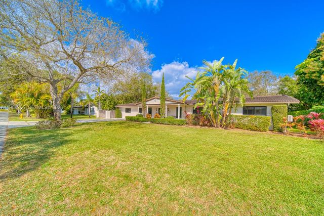 8245 SW 149th Dr, Palmetto Bay, FL 33158