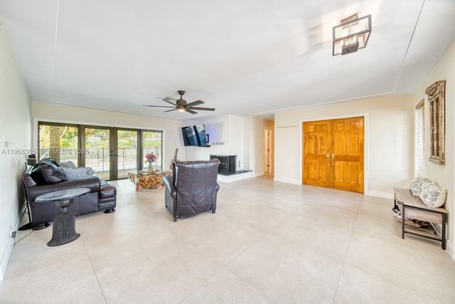 8245 SW 149th Dr, Palmetto Bay, FL 33158