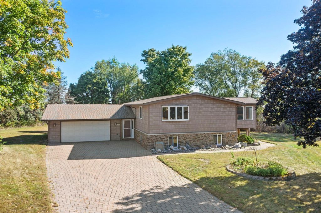 302 Jennifer Lane, Jordan, MN 55352 — exterior