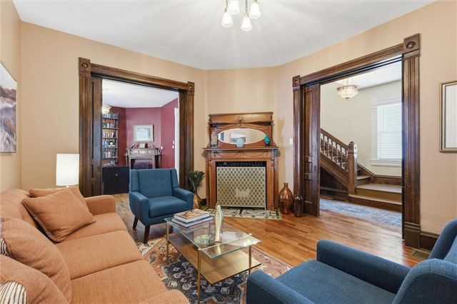 901 W White Oak Street, Independence, MO 64050