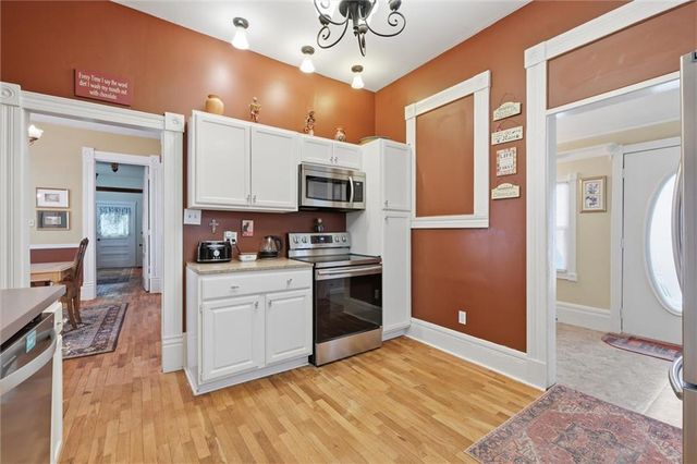 901 W White Oak Street, Independence, MO 64050
