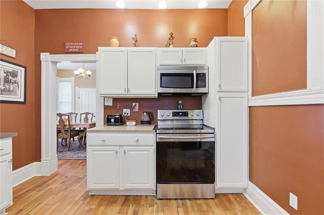 901 W White Oak Street, Independence, MO 64050