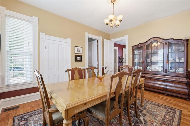 901 W White Oak Street, Independence, MO 64050