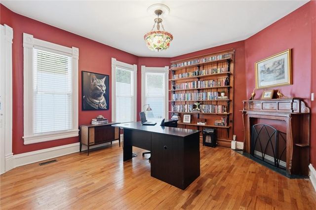 901 W White Oak Street, Independence, MO 64050