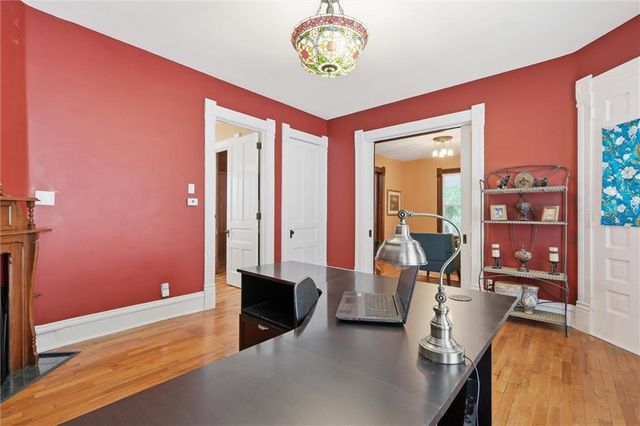 901 W White Oak Street, Independence, MO 64050