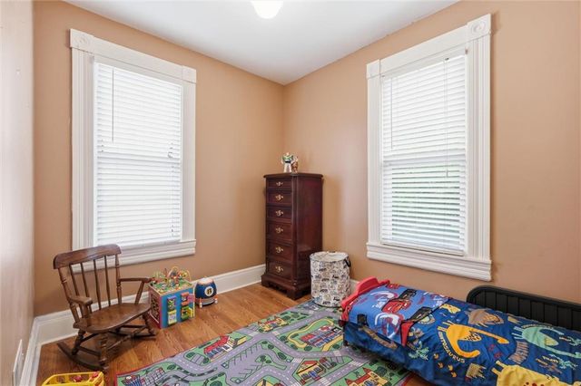 901 W White Oak Street, Independence, MO 64050