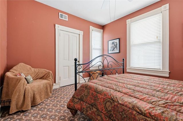 901 W White Oak Street, Independence, MO 64050