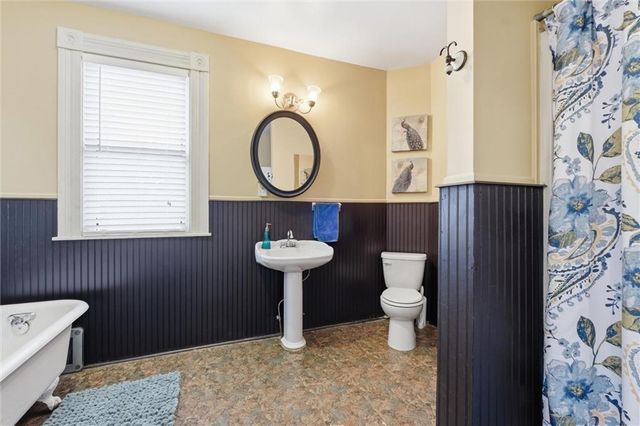 901 W White Oak Street, Independence, MO 64050