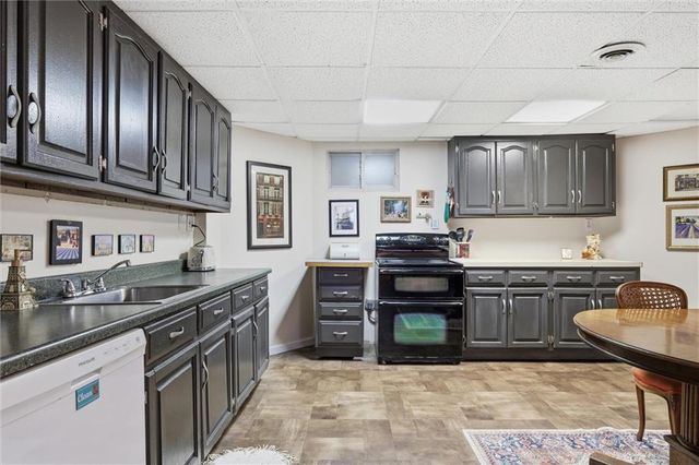 901 W White Oak Street, Independence, MO 64050