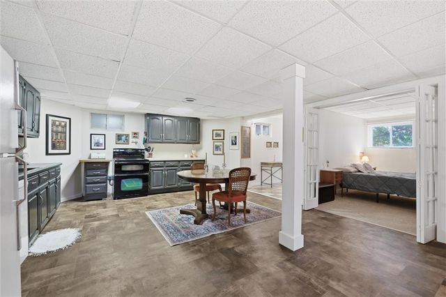 901 W White Oak Street, Independence, MO 64050