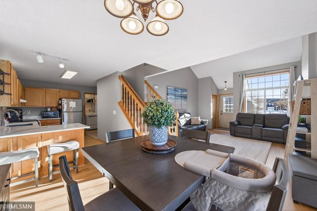 1775 Donegal Drive 7, Woodbury, MN 55125