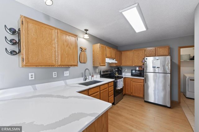 1775 Donegal Drive 7, Woodbury, MN 55125