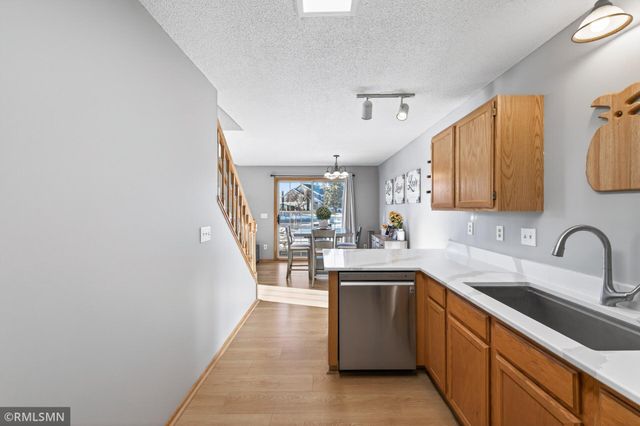 1775 Donegal Drive 7, Woodbury, MN 55125