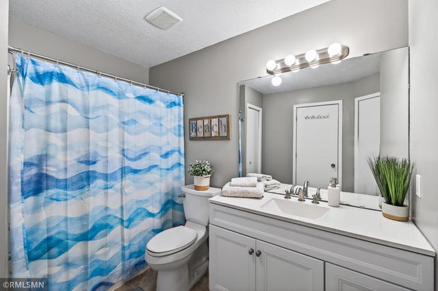 1775 Donegal Drive 7, Woodbury, MN 55125