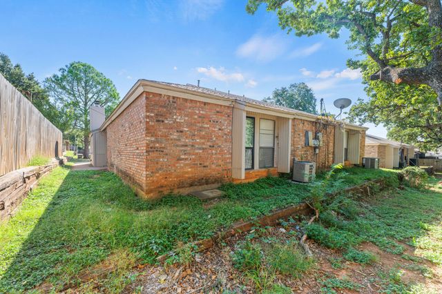 2512 Windy Pine Lane, Arlington, TX 76015