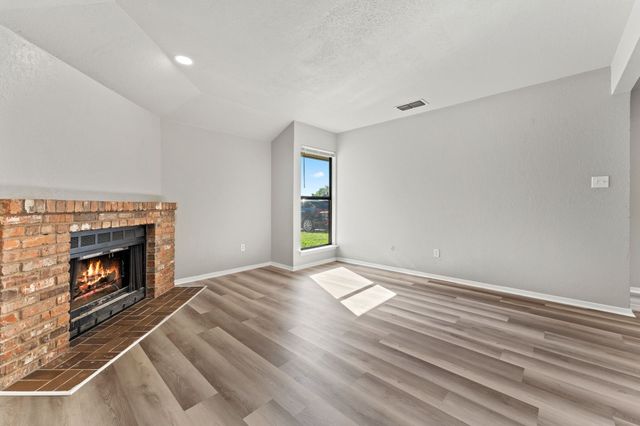 2512 Windy Pine Lane, Arlington, TX 76015
