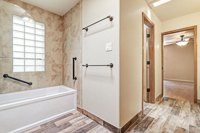 31 Mangham Court, Peralta, NM 87042