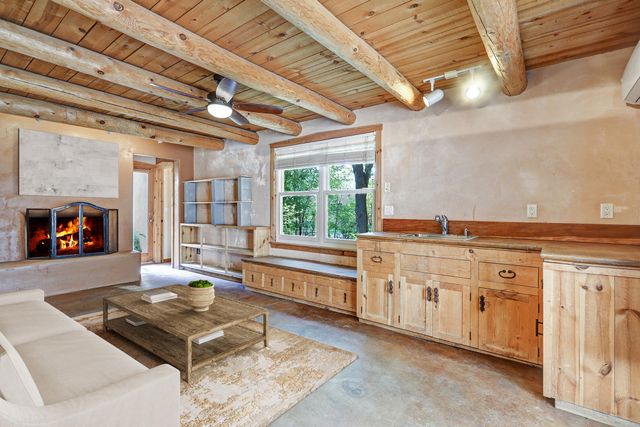 31 Mangham Court, Peralta, NM 87042