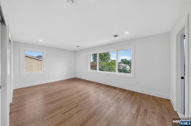 85-87B Echo, Elmwood Park, NJ 07407