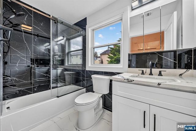 85-87B Echo, Elmwood Park, NJ 07407