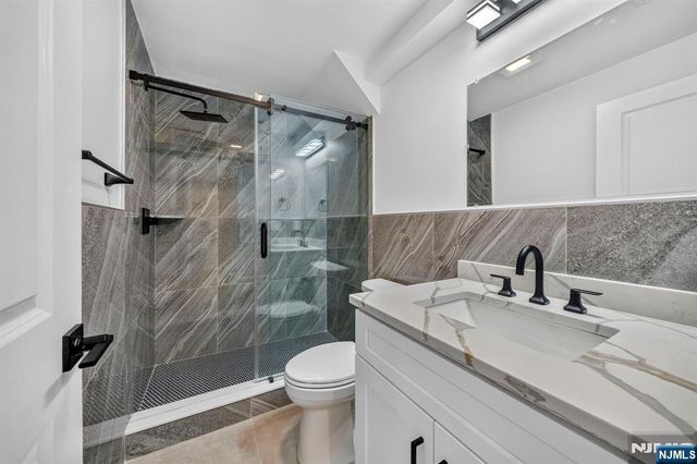85-87B Echo, Elmwood Park, NJ 07407