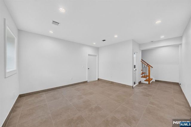85-87B Echo, Elmwood Park, NJ 07407