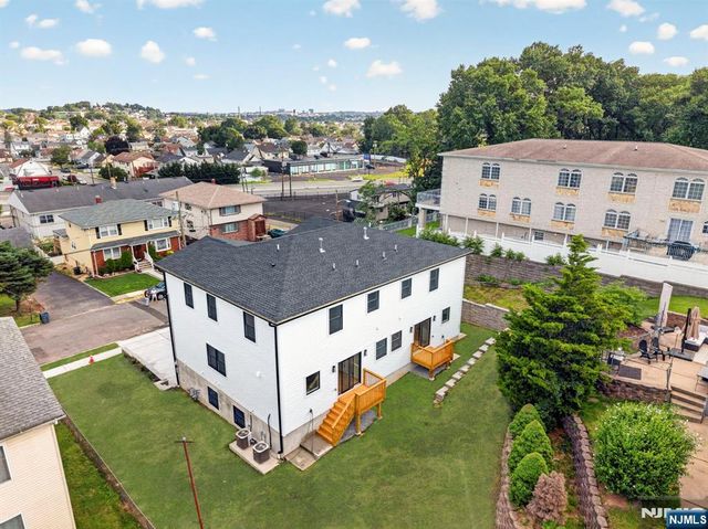 85-87B Echo, Elmwood Park, NJ 07407
