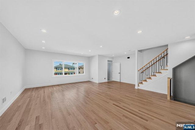 85-87B Echo, Elmwood Park, NJ 07407