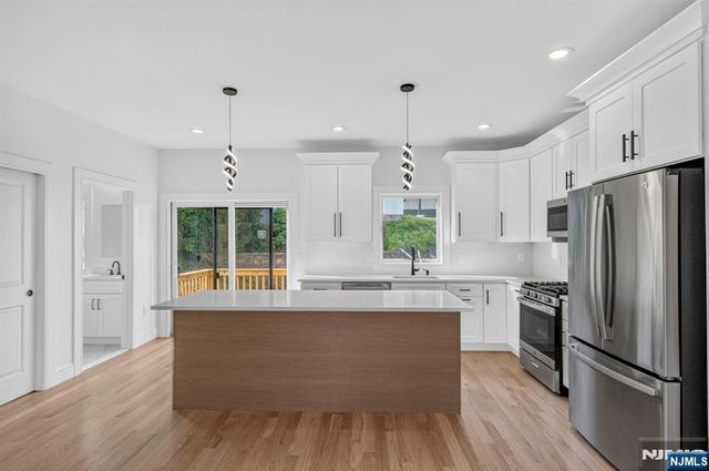 85-87B Echo, Elmwood Park, NJ 07407